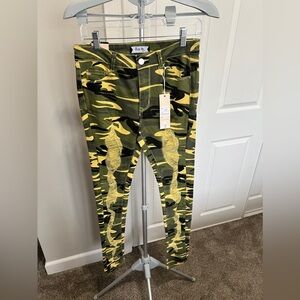 Blue Topic Green & Yellow Camo Denim Skinny Jeans Size 7/8 NWT